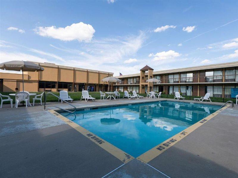 Super 8 By Wyndham Goldsboro Motel Exterior foto