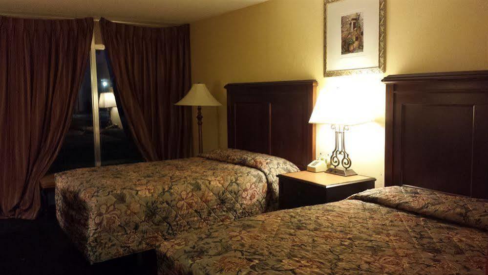 Super 8 By Wyndham Goldsboro Motel Exterior foto