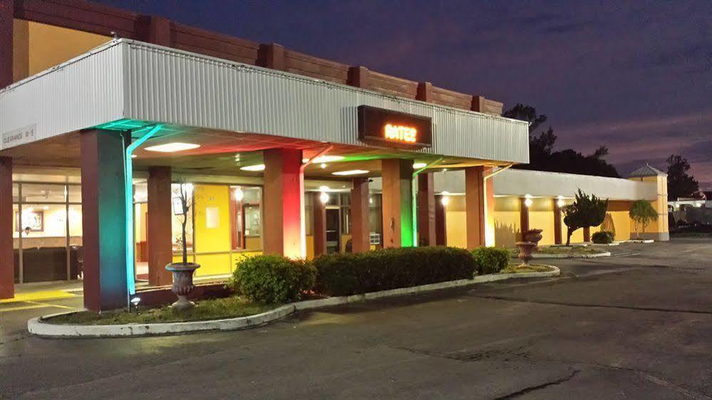 Super 8 By Wyndham Goldsboro Motel Exterior foto