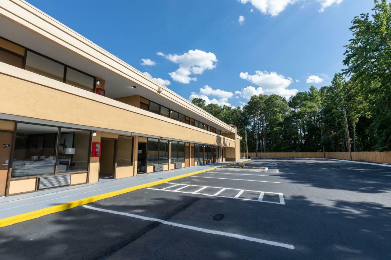 Super 8 By Wyndham Goldsboro Motel Exterior foto
